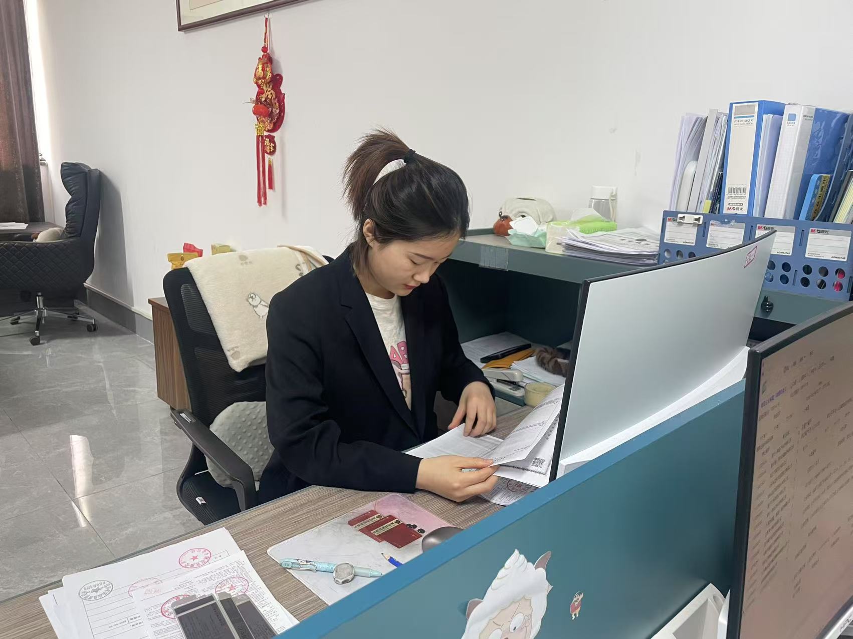 质管部质管员工作照